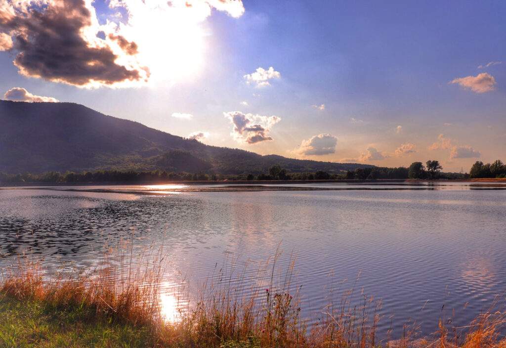 Widok na jezioro Czanieckie w Porąbce