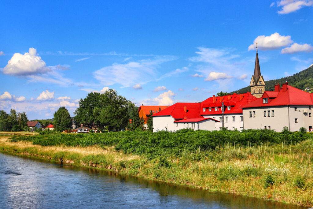 Widok z mostu w Porąbce