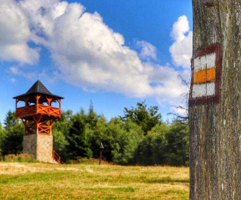 Wieża widokowa Surovina – Oszczadnica (Rozhľadňa Surovina nad Oščadnicou)