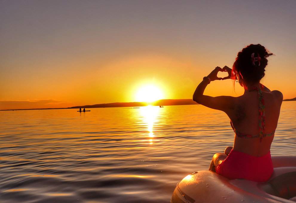 Kobieta, zachód słońca nad Balatonem, Balatonfenyves