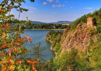 Zamek Oheb – ruiny i Mały Oheb nad zbiornikiem Seč (Czechy)
