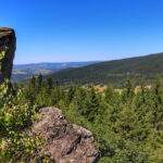 Widok rozpościerający się z punktu widokowego w Czechach – Trzy Kamienie (Tři kameny)