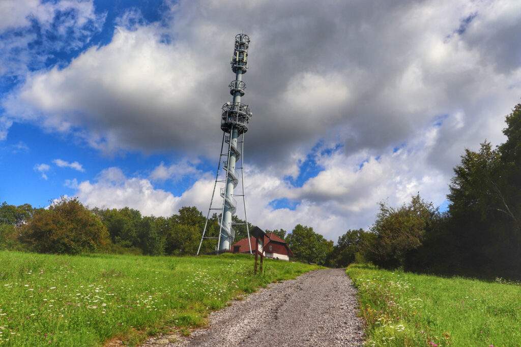 Ostatnie podejście do wieży widokowej Okrouhlá