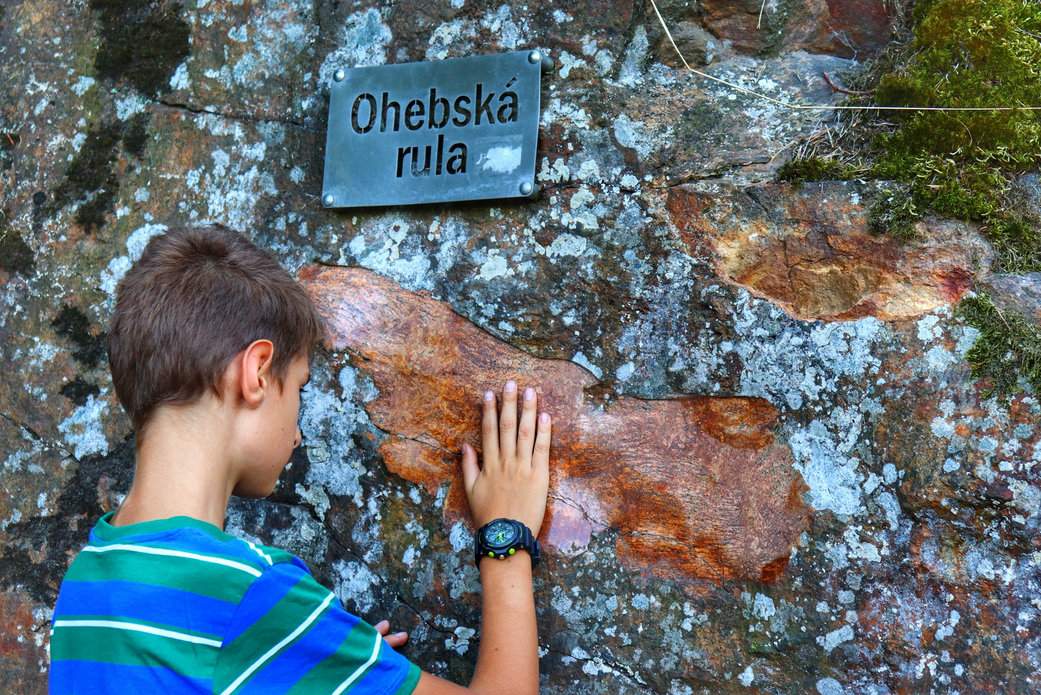 Dziecko, skała, Ohebská rula - okolice zapory Seč w Czechach