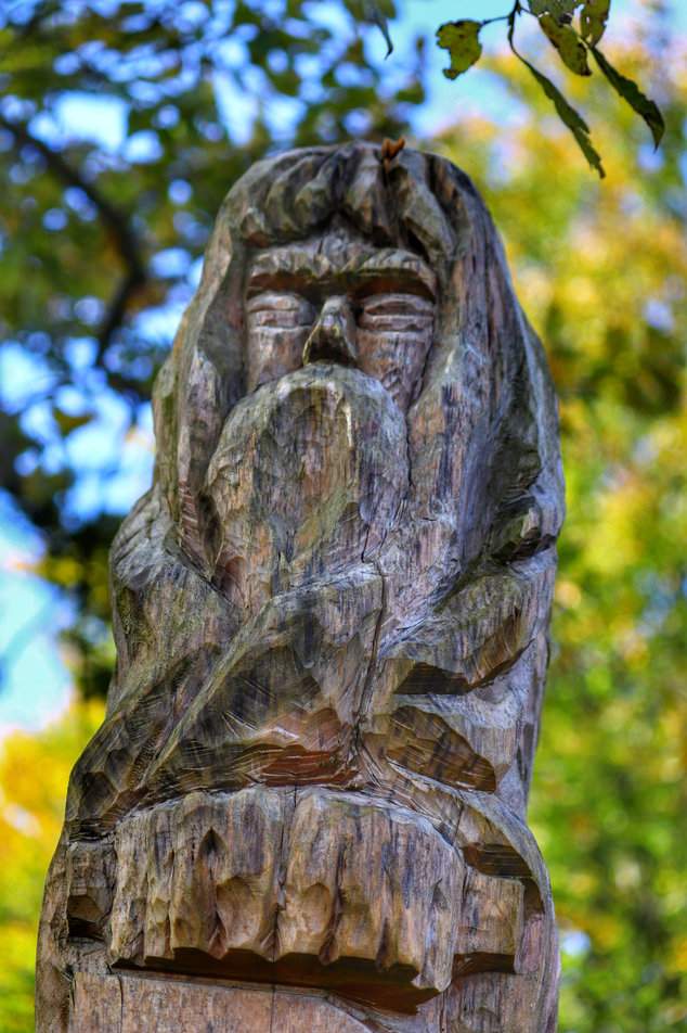 Beskidzka ławeczka - szczyt Cieślar w Beskidzie Śląskim 