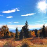 Przepiękny, jesienny widok ze szczytu Leskowca w Beskidach