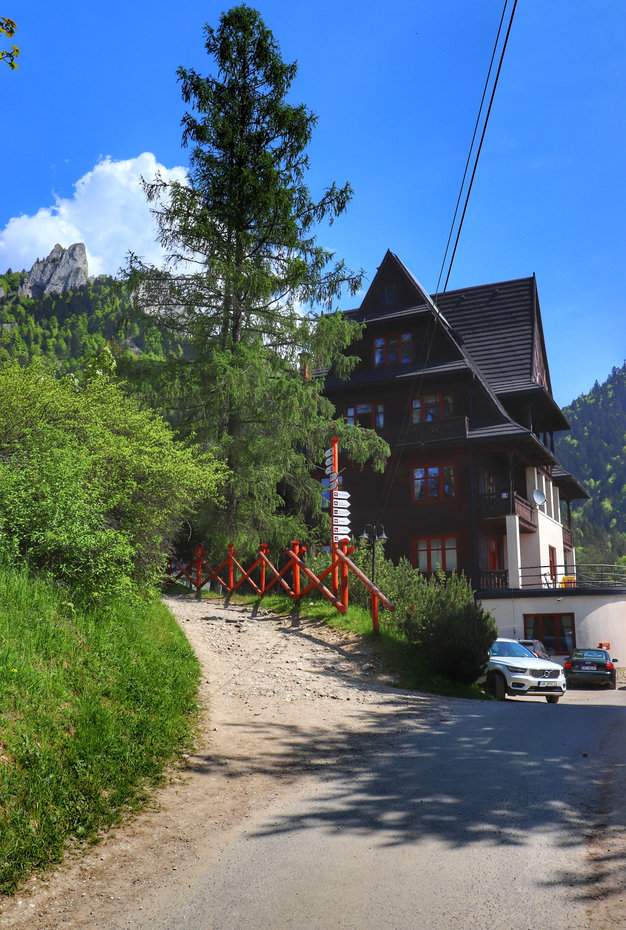 Schronisko PTTK Trzy Korony, letni dzień