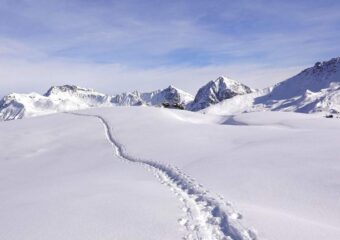 10 rzeczy, które musisz mieć w plecaku zimą