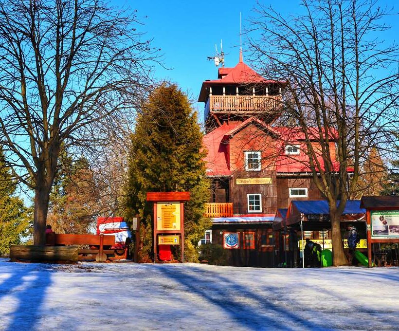 Chata Prašivá (Schronisko Praszywa) w Beskidzie Morawsko-Śląskim – czerwony szlak z Ligoty Górnej