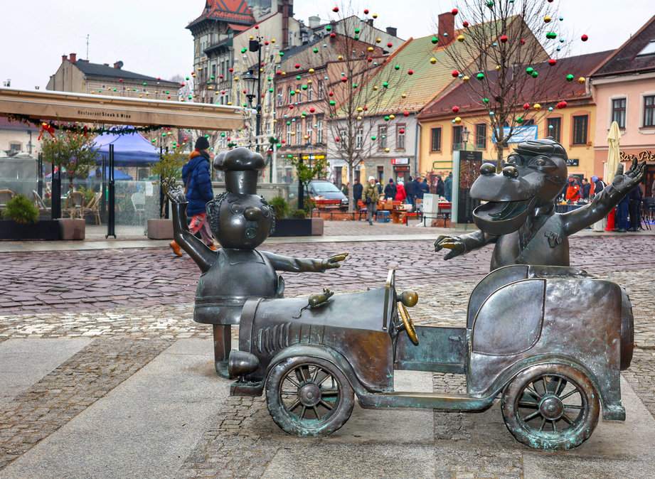 Rzeźba - Smok Wawelski i Bartolini Bartłomiej - przy Placu Wojska Polskiego w Bielsku-Białej