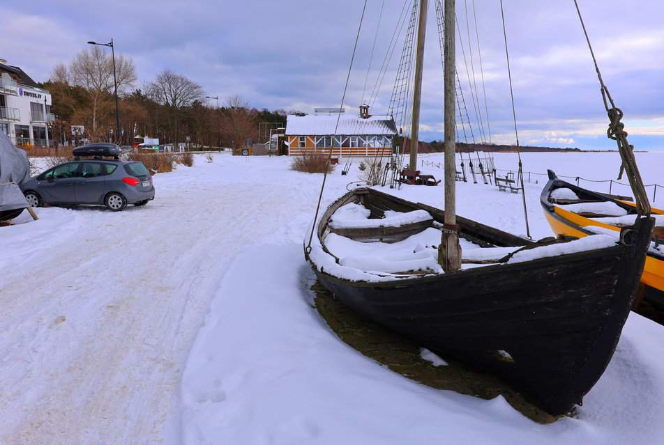 Chałupy - parking przy Zatoce Puckiej