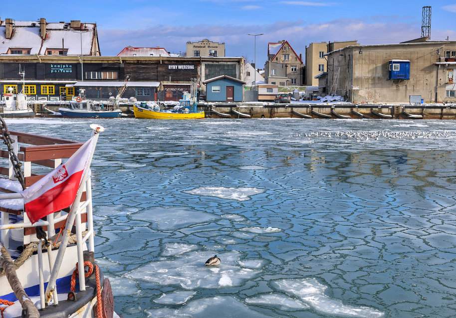 Widok z zachodniego falochronu na Port Morski w Helu