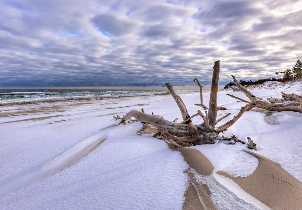 Hel zimą, plaża, widok na Morze Batyckie
