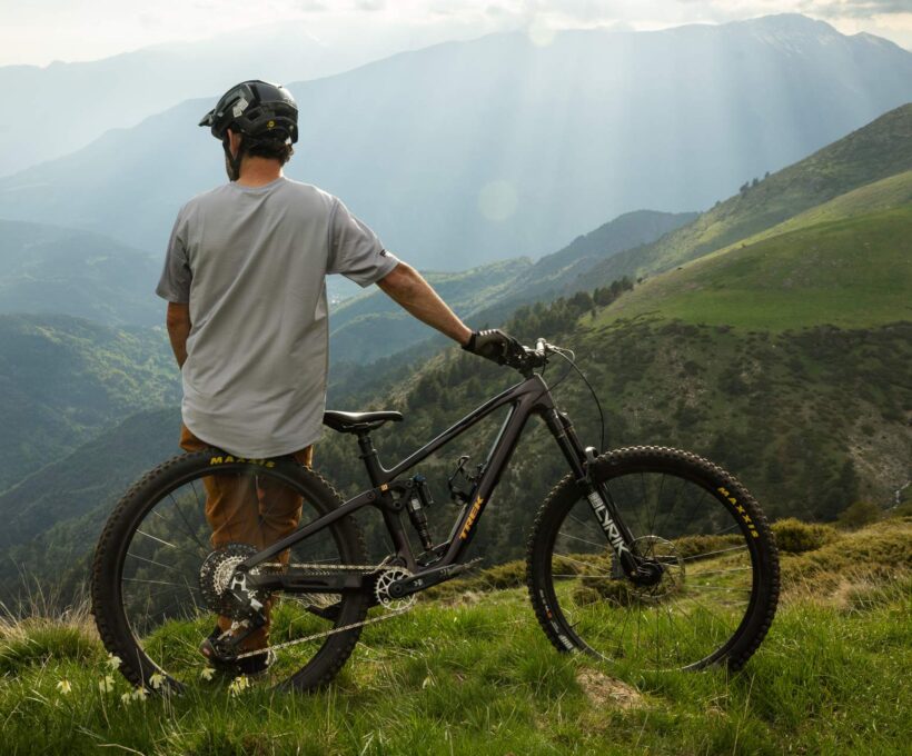 Hardtail czy Full Suspension? Wybieramy najlepszy rower Trek w góry