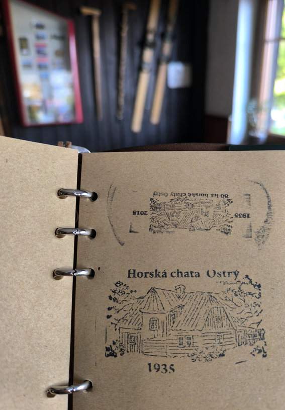 Notes z pieczątkami - Horská chata Ostrý w Beskidzie Morawsko-Śląskim