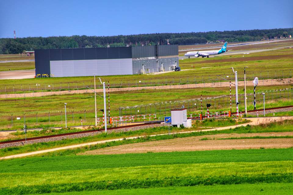 Widok z platformy wieży widokowej w Pyrzowicach-Ożarowicach