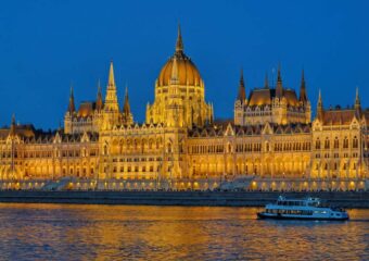 Budapeszt – Parlament nocą. Niezapomniany widok na stolicę Węgier